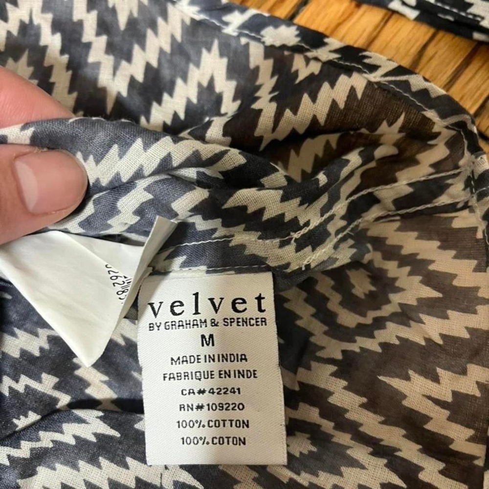 Funky Button Up Blouse - Picture 4 of 4